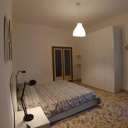Private In Novoli With Shared Bathroom Homestay *